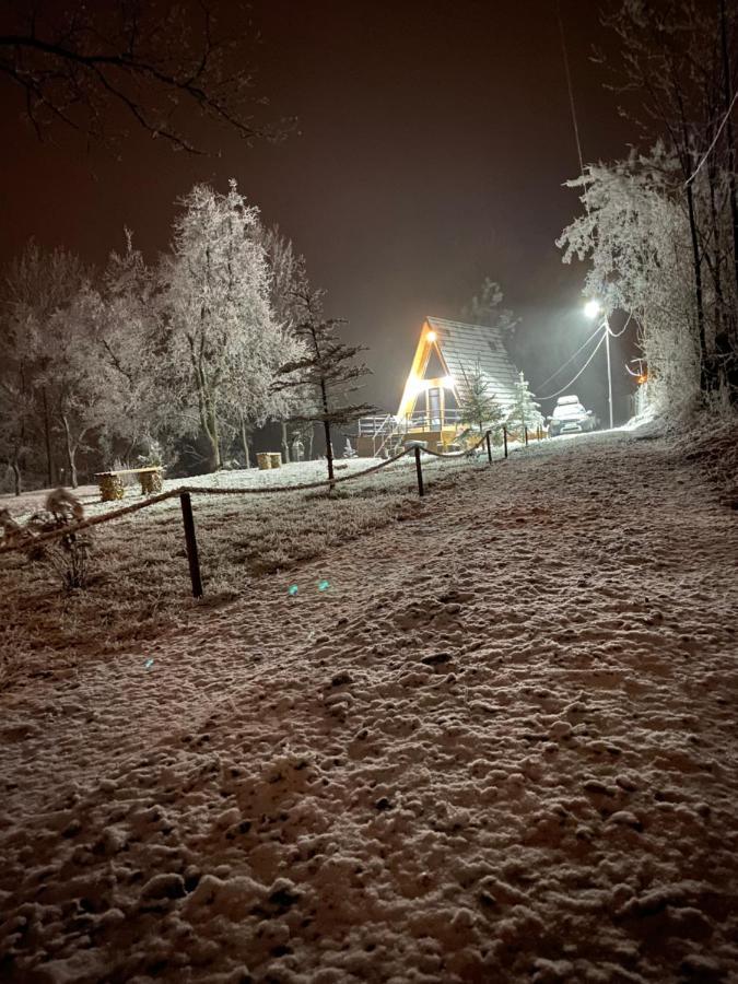 Casutele Din Poienita Villa Comarnic Kültér fotó